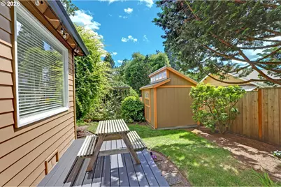 7437 SW 32nd Ave, Portland, OR 97219 - Photo 22