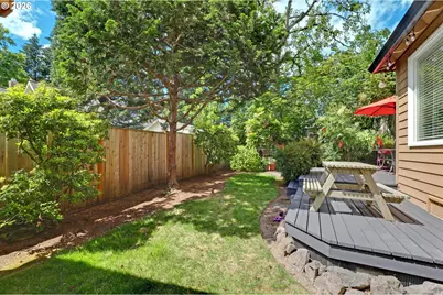 7437 SW 32nd Ave, Portland, OR 97219 - Photo 24