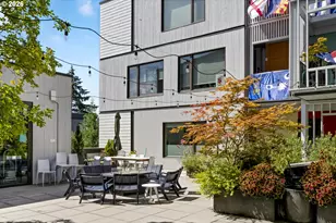 4262 SE Belmont St, Portland, OR 97215 - Photo 10