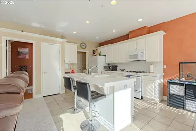 8709 NE 17th St, Vancouver, WA 98664 - Photo 12