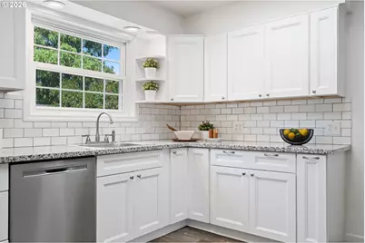 6820 N Delaware Ave, Portland, OR 97217 - Photo 14