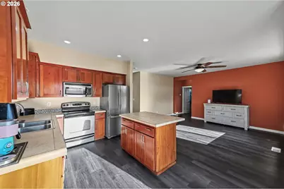 5452 Pranz Pl, Eugene, OR 97402 - Photo 12