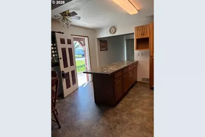 3041 SW Jay Ave, Pendleton, OR 97801 - Photo 4