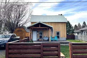 302 S Alder St, Wallowa, OR 97885 - Photo 2