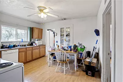 150 NE Broadway St, Myrtle Creek, OR 97457 - Photo 8