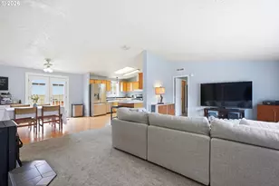 1283 NE 17th Ave, Hillsboro, OR 97124 - Photo 4