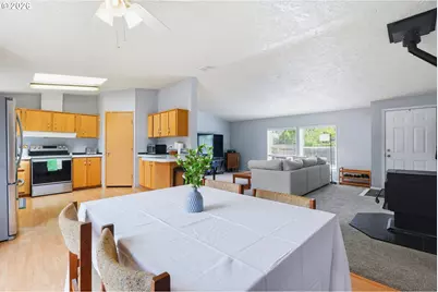 1283 NE 17th Ave, Hillsboro, OR 97124 - Photo 10