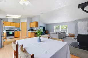 1283 NE 17th Ave, Hillsboro, OR 97124 - Photo 10