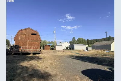 204 C Ave, Seneca, OR 97873 - Photo 2