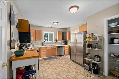 410 E D St, Rainier, OR 97048 - Photo 14