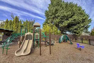 809 SW Crestview Way, Troutdale, OR 97060 - Photo 34