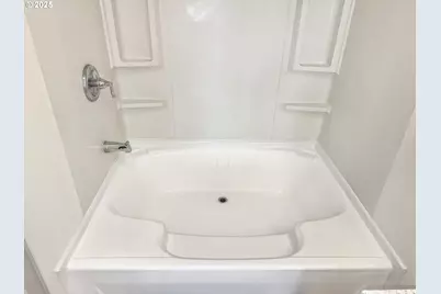 809 SW Crestview Way, Troutdale, OR 97060 - Photo 20