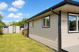 1841 Madrona St, North Bend, OR 97459 - Photo 2