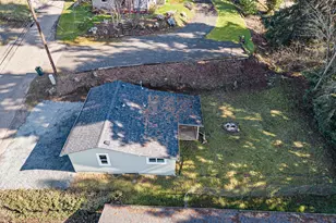 295 E C Ave, Drain, OR 97435 - Photo 10