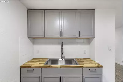 295 E C Ave, Drain, OR 97435 - Photo 24