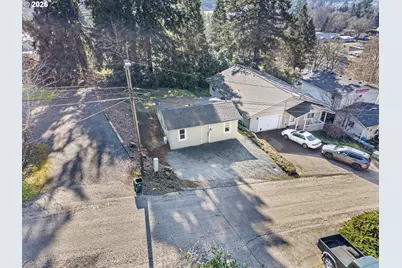 295 E C Ave, Drain, OR 97435 - Photo 8