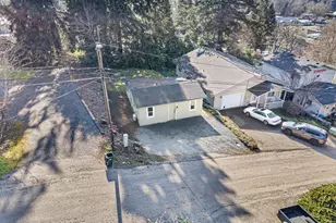 295 E C Ave, Drain, OR 97435 - Photo 8