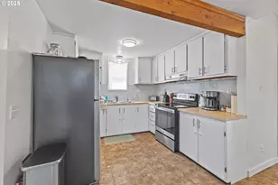 1138 Oregon Ave, Coos Bay, OR 97420 - Photo 12