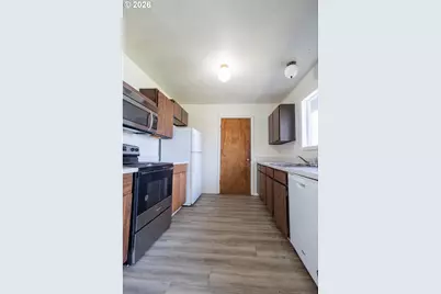 301 E 10th St, Joseph, OR 97846 - Photo 16