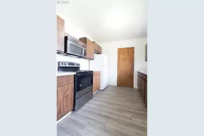 301 E 10th St, Joseph, OR 97846 - Photo 12