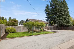 9929 SE Brandeis St, Clackamas, OR 97015 - Photo 2