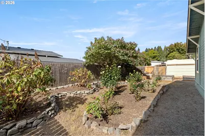 9929 SE Brandeis St, Clackamas, OR 97015 - Photo 30