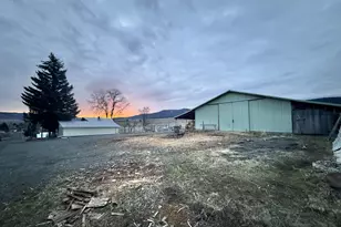 455 W 3rd St, Long Creek, OR 97856 - Photo 2