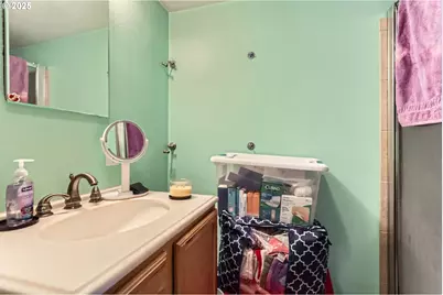 14031 SE Rhone St, Portland, OR 97236 - Photo 16