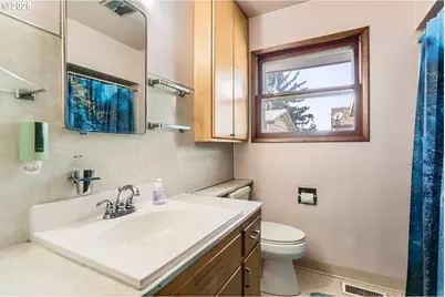 14031 SE Rhone St, Portland, OR 97236 - Photo 18