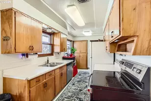 14031 SE Rhone St, Portland, OR 97236 - Photo 12