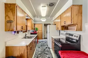 14031 SE Rhone St, Portland, OR 97236 - Photo 8