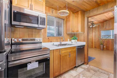691 SE Jetty Ave, Lincoln City, OR 97367 - Photo 10
