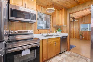 691 SE Jetty Ave, Lincoln City, OR 97367 - Photo 10