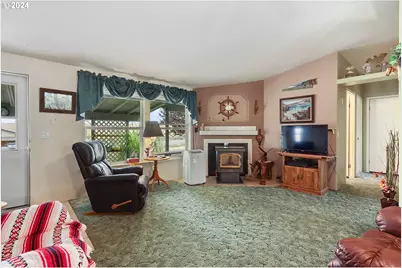 1206 N US Highway 197, Maupin, OR 97037 - Photo 2