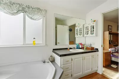 1206 N US Highway 197, Maupin, OR 97037 - Photo 16