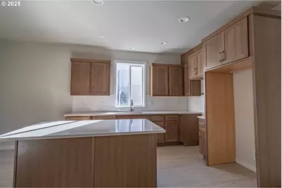 2294 SW Wallula Ln, Gresham, OR 97080 - Photo 10