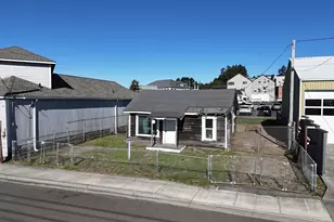 636 Hemlock St, Brookings, OR 97415 - Photo 14