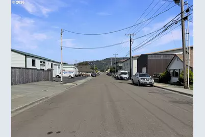 636 Hemlock St, Brookings, OR 97415 - Photo 8