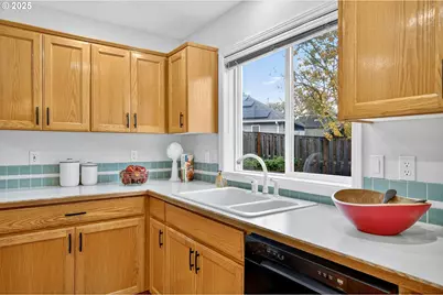 6889 SW Hollybrook Ct, Wilsonville, OR 97070 - Photo 16