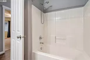 10654 NE Holly St, Hillsboro, OR 97006 - Photo 24