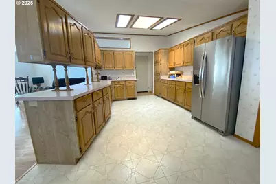 98609 Camellia Dr, Brookings, OR 97415 - Photo 24