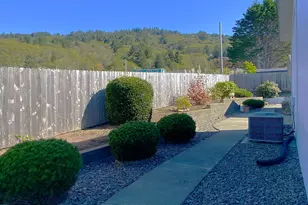 98609 Camellia Dr, Brookings, OR 97415 - Photo 12