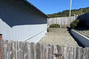 98609 Camellia Dr, Brookings, OR 97415 - Photo 10