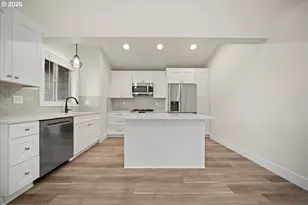 12300 Meadowlawn Dr, Oregon City, OR 97045 - Photo 8