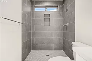 12300 Meadowlawn Dr, Oregon City, OR 97045 - Photo 22