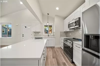 12300 Meadowlawn Dr, Oregon City, OR 97045 - Photo 14