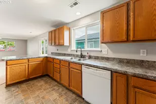 1115 E 11th St, Lafayette, OR 97127 - Photo 14