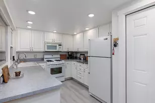 12720 SW Prince Albert St, King City, OR 97224 - Photo 10