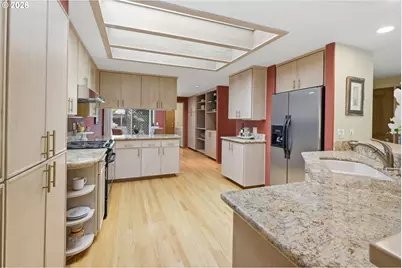 880 Spyglass Dr, Eugene, OR 97401 - Photo 14