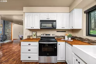 19420 NE Vista Hill Dr, Hillsboro, OR 97123 - Photo 20